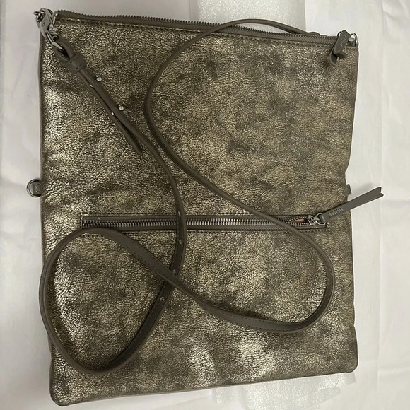 Stella & Dot 2-in-1 Clutch Adjustable Strap Cross Body Faux Distressed Metallic - Picture 3 of 8